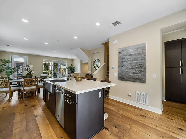 6746 Gill Way — Photo 6