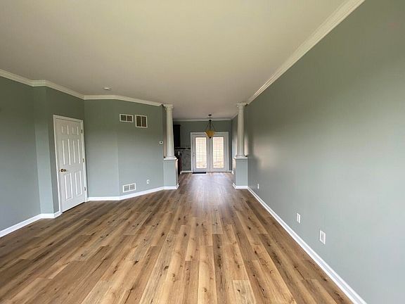 4th image of 11656 Broadway