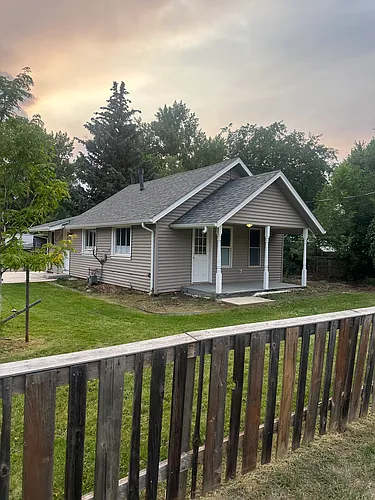 429 N Sunset St Photo 1