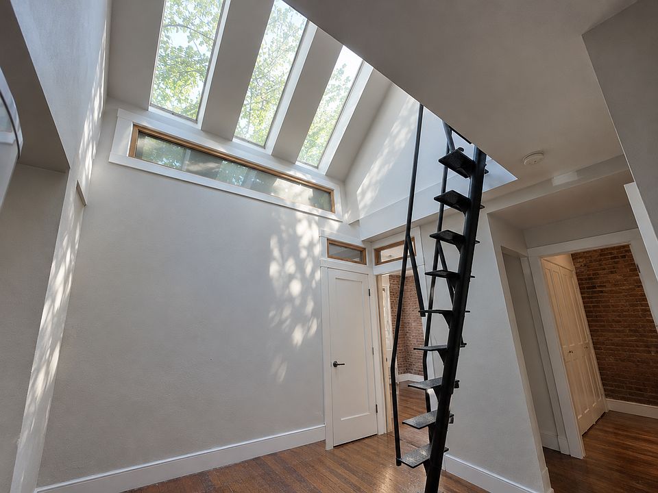 1st image of 40 Avenue B #R5w
