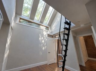 40 Avenue B #R5w, New York, NY 10009