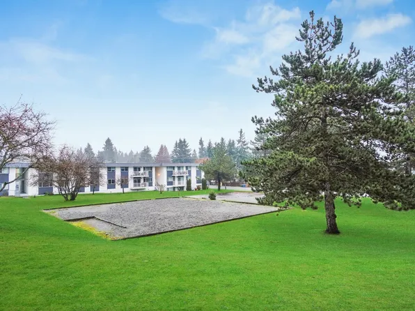 149 Wakesiah Ave #407, Nanaimo, BC V9R 3K1