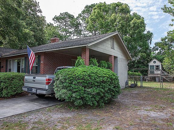 3rd image of 3016 Sherwood Dr