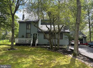 129 Segatti Cir, Bushkill, PA 18324