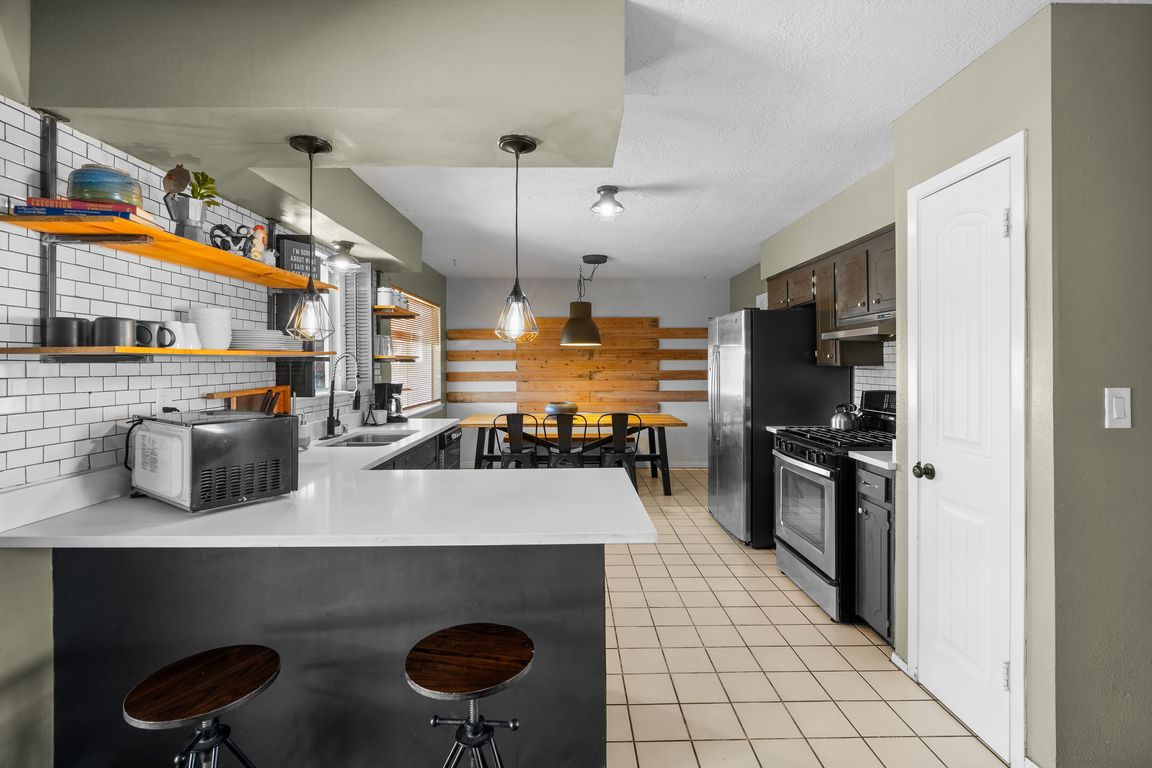 next background image