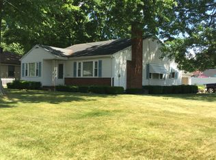 305 Tudor Ln, Youngstown, OH