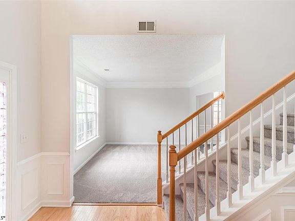 4th image of 128 Birkhall Cir