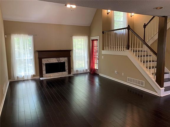 2nd image of 3899 Oak Woods Ct