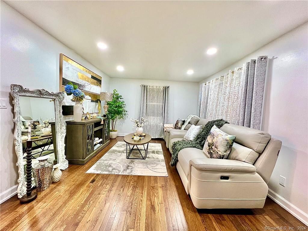 2510 Broadbridge Ave, Stratford, CT 06614 Zillow