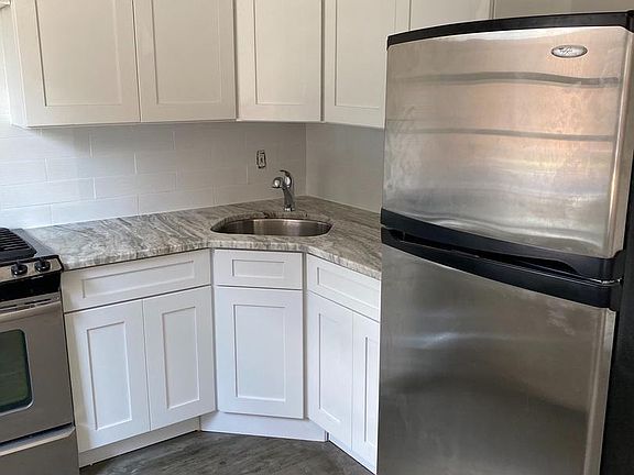 3rd image of 2421 E Somerset St APT 1