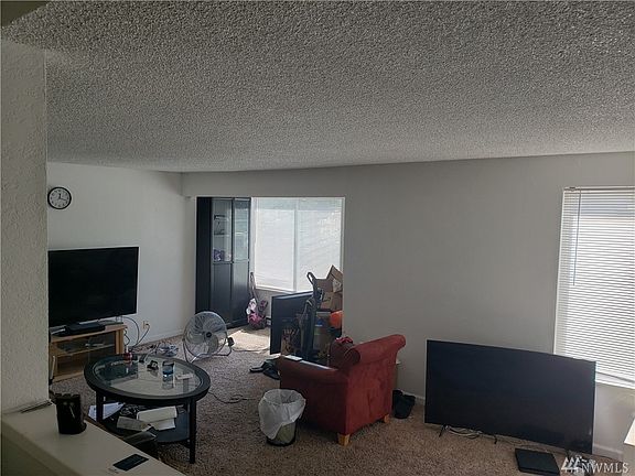 3rd image of 18100 15th Ave NE #D121
