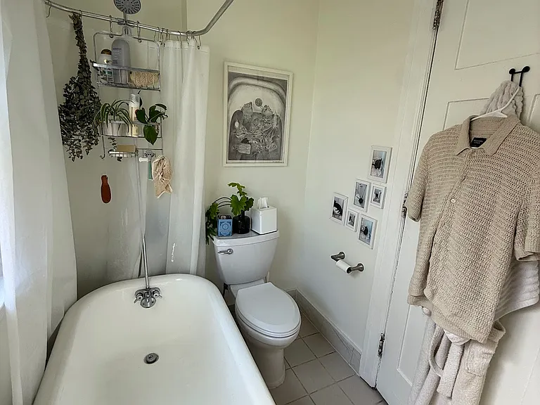 8020 John R St — Photo 8