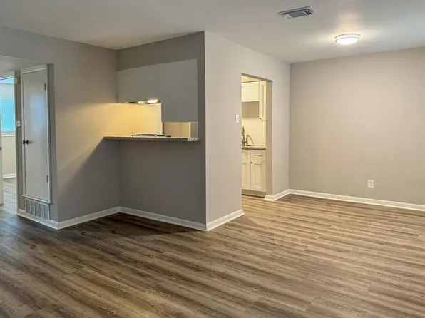 2101 6th Ave N #8, Texas City, TX 77590