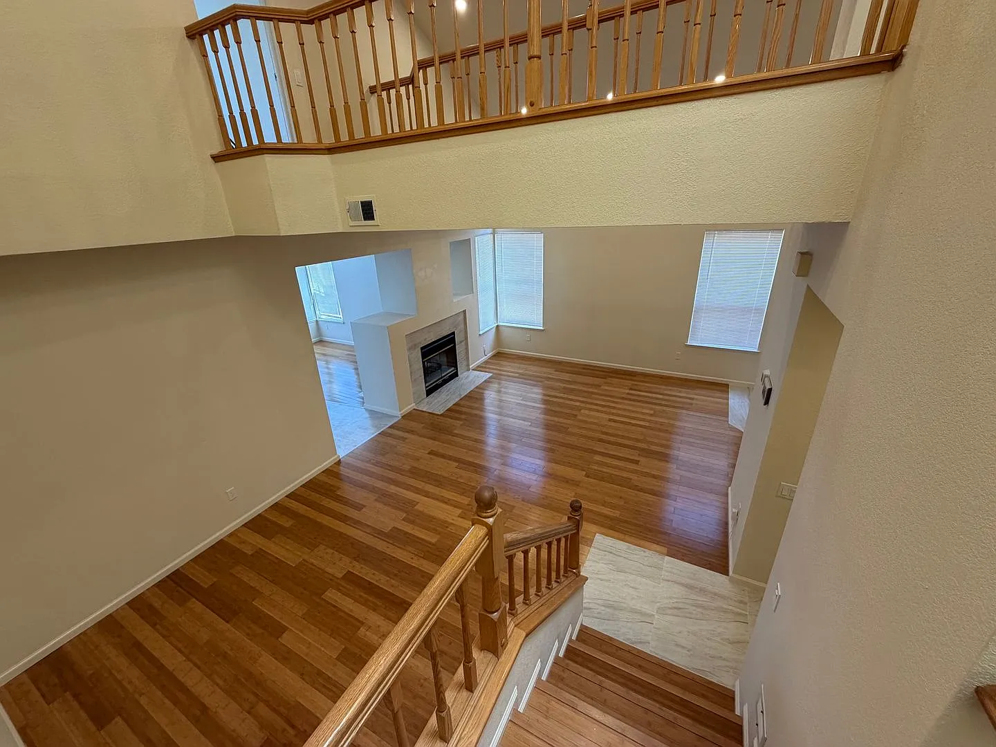 Stylish & Beautifully Renovated Two-Story Townhome Available Now!! — Photo 4