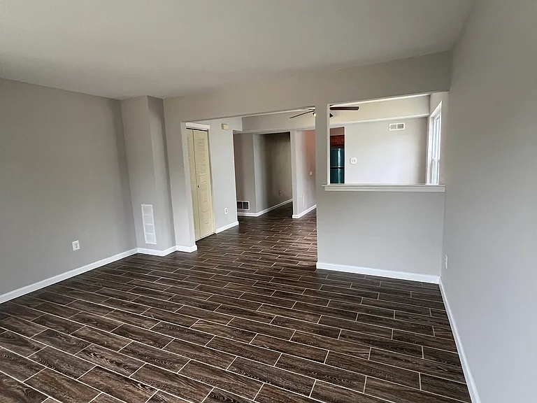 16 Maynard Dr #A — Photo 2