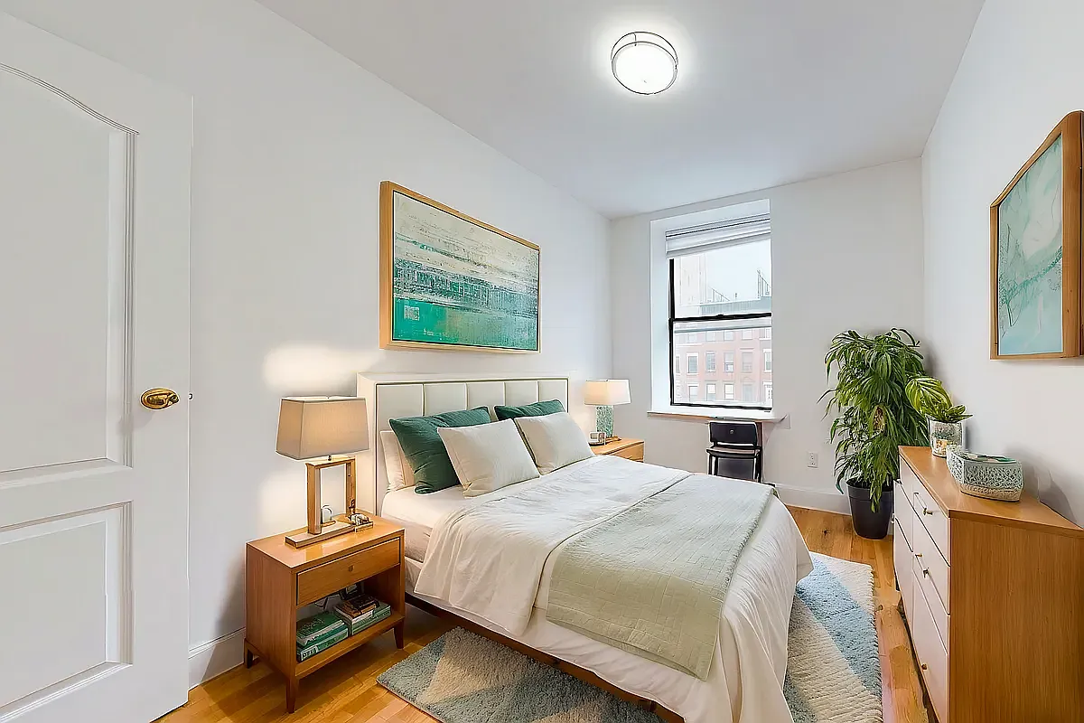 Building Photo - 117 W 116th St #5B