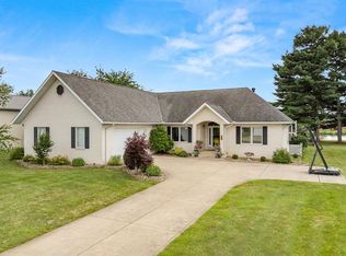 20 Senior Dr, Greenwich, OH 44837