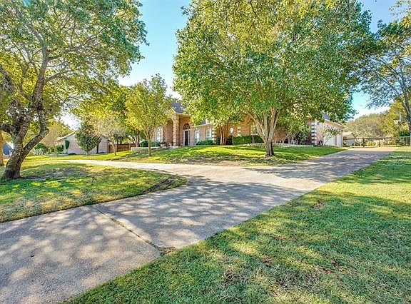3rd image of 118 Danielle Dr