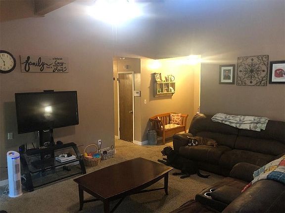 3rd image of 1814 Chandler Dr