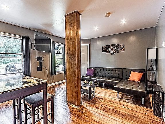 2nd image of 307 Reid St APT 2