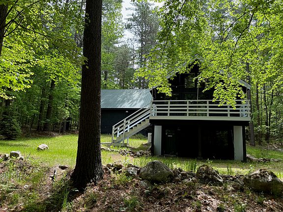 3rd image of 14 Antler Dr