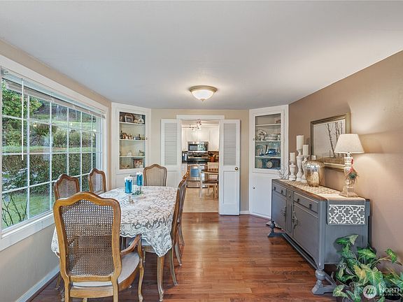 5th image of 419 Hyde Park Drive