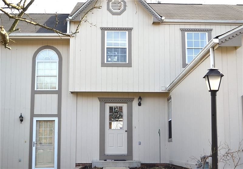 1st image of 714 Sunset Cir