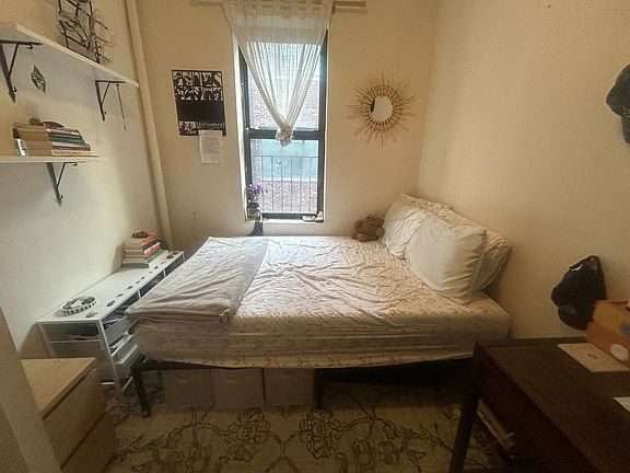 5th image of 164 E 85th St APT 5R