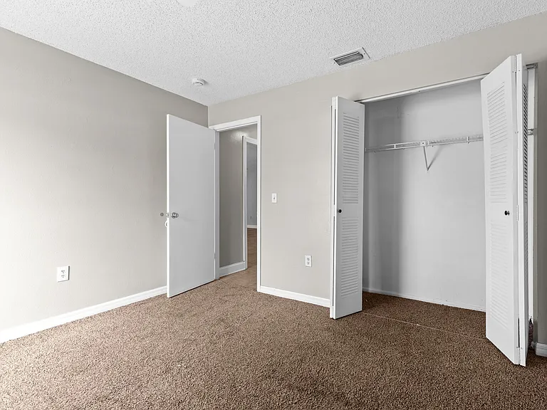 629 Stillview Cir — Photo 21
