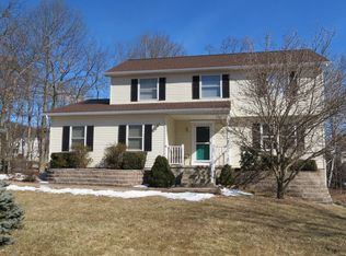 131 Catalpa Ave, Mountain Top, PA 18707