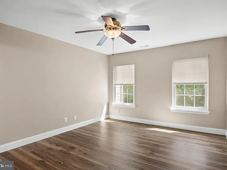 704B Harwood Ct #B — Photo 13