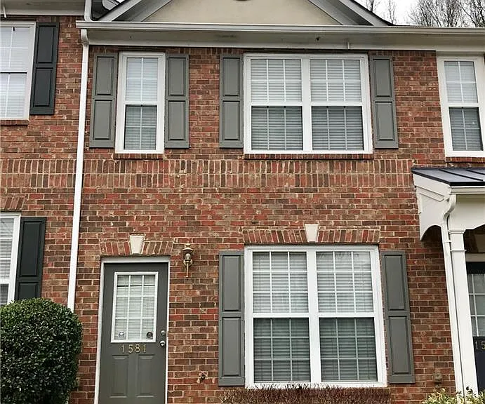 1581 Cove Creek Cir — Photo 1