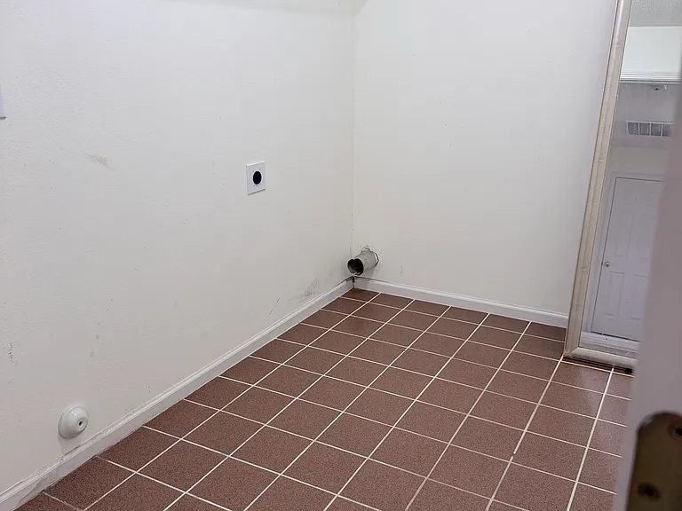 2610 Chatfield Dr — Photo 14