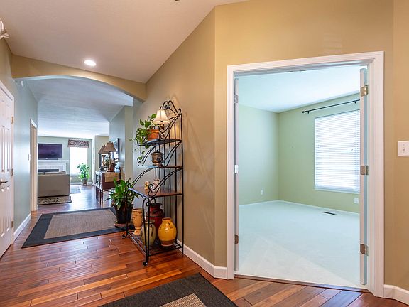 4th image of 2737 S Silver Creek Dr