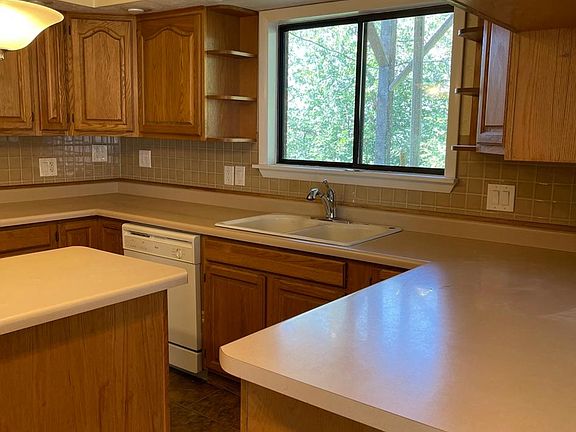 5th image of 3595 E Oakview Dr