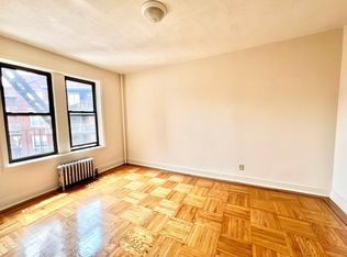 118-40 Metropolitan Ave #2J, Kew Gardens, NY 11415