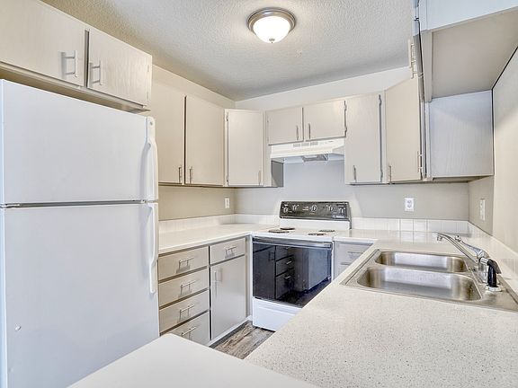 Full Appliance Kitchen