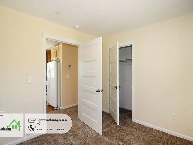 9657 Swasey Dr — Photo 12