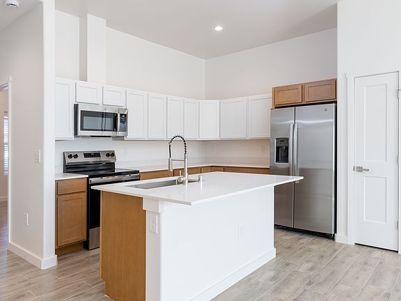 KITCHEN-PANTRY ALL APPLIANCES INCLUDING DISHWASHER