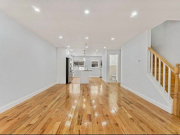 2nd image of 171 Th St