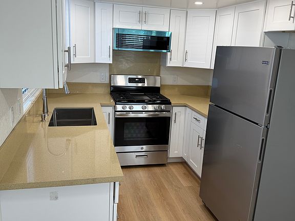 4th image of 4421 Clairemont Dr #A