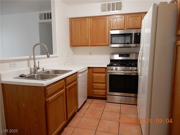 3rd image of 3051 Key Largo Dr Unit 103