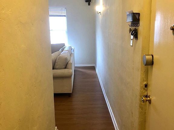 3rd image of 465 S Detroit St #106