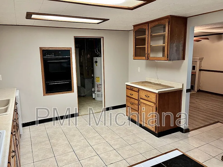 2405 Woodmont Dr — Photo 8