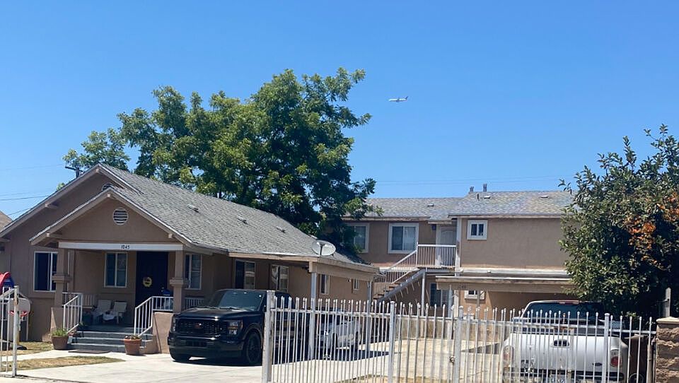 1st image of 1045 W 103rd St