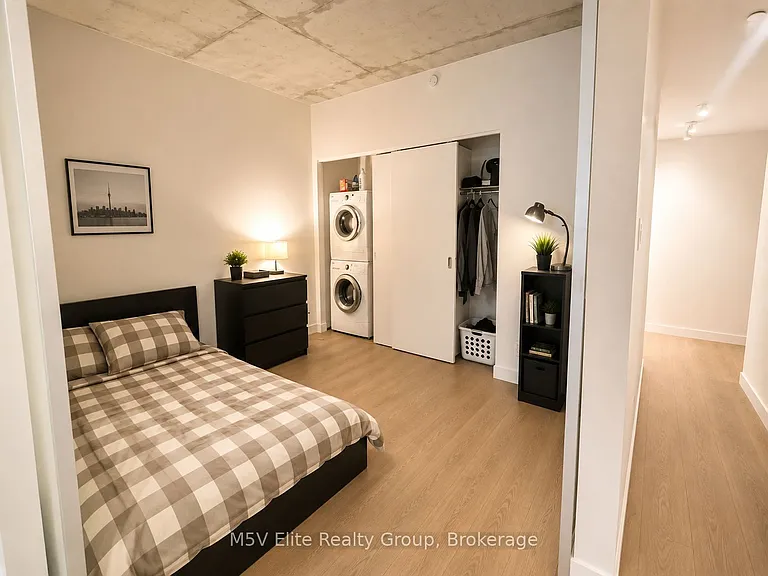 111 Bathurst St #426 — Photo 4