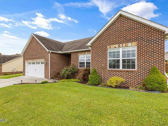 5th image of 521 Susan Renee Ln