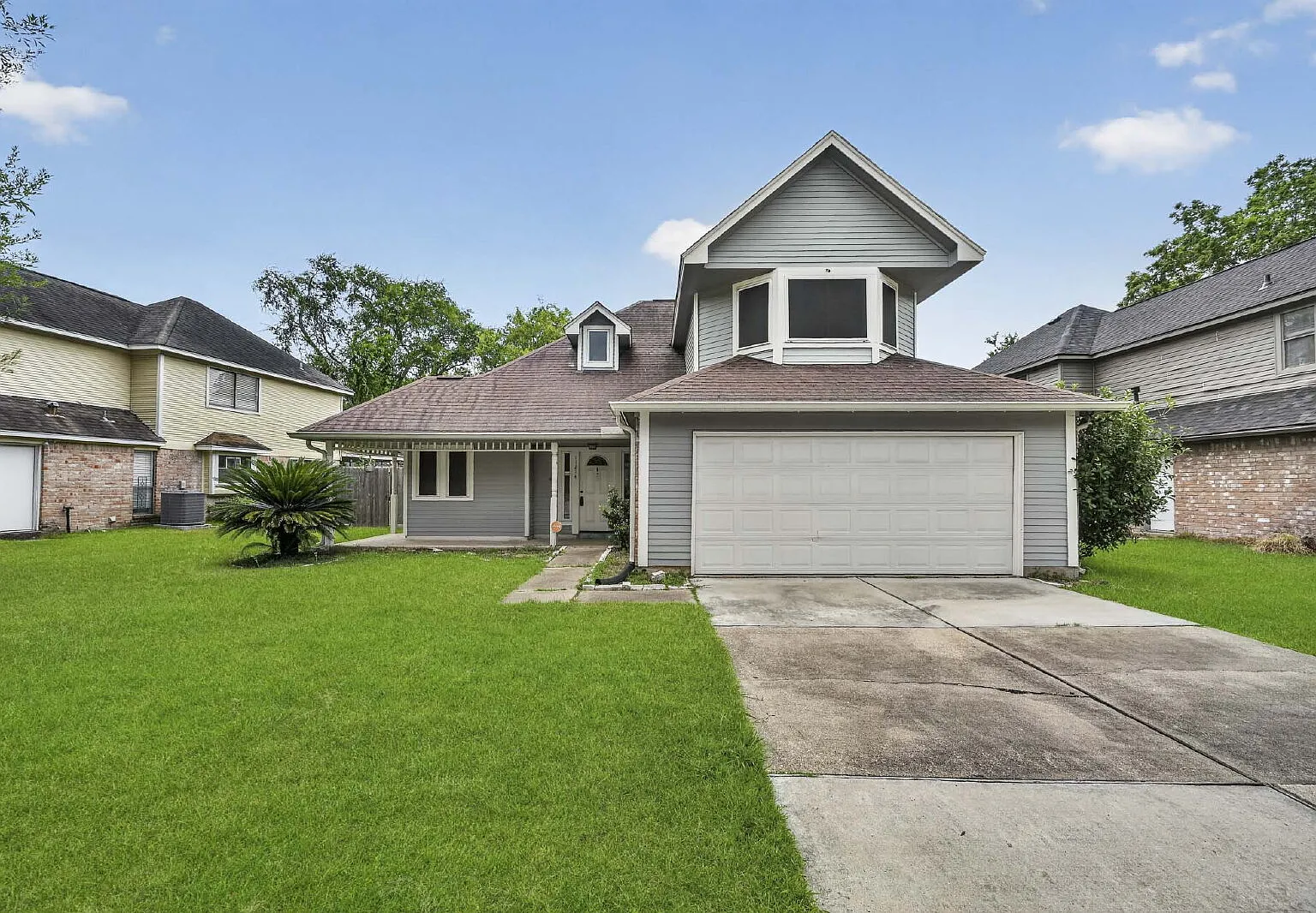 3 bed, 2.0 bath, 1823 sqft, $2,100 — Photo 3