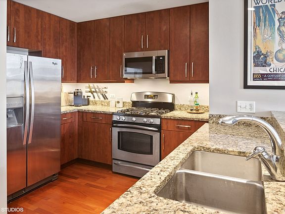 4th image of 160 E Illinois St APT 1505