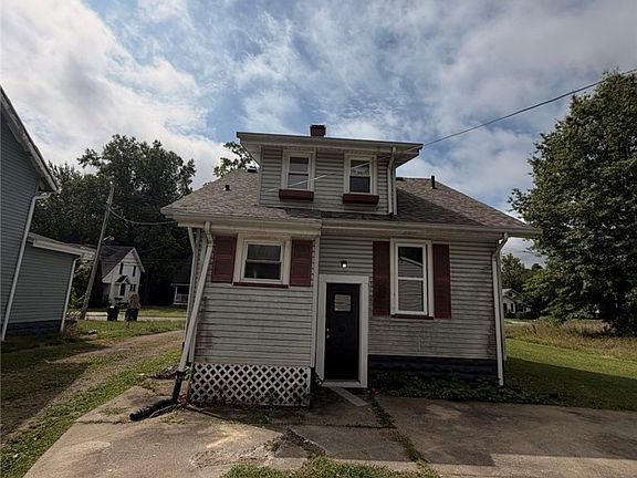 3rd image of 908 Palmyra Rd SW
